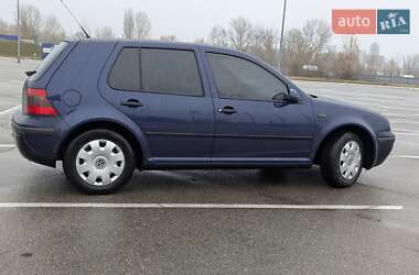 Хетчбек Volkswagen Golf 2000 в Києві