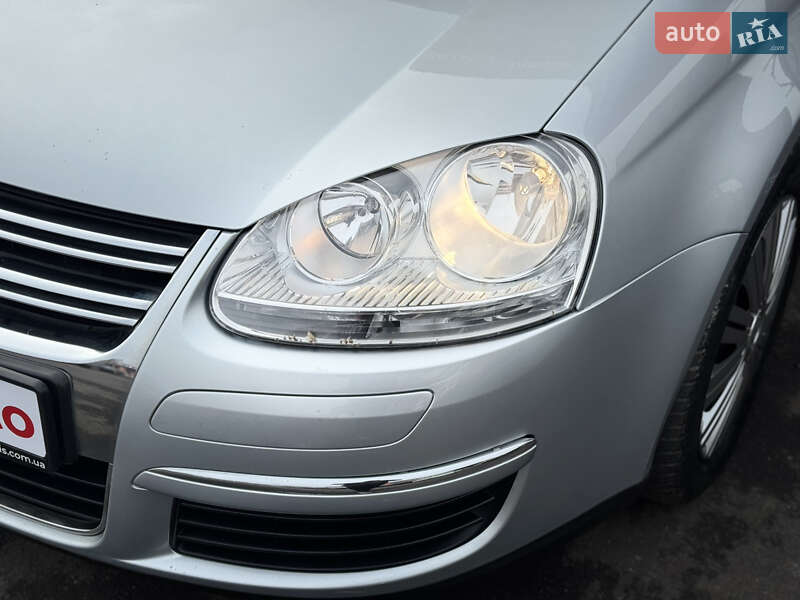 Універсал Volkswagen Golf 2009 в Вінниці