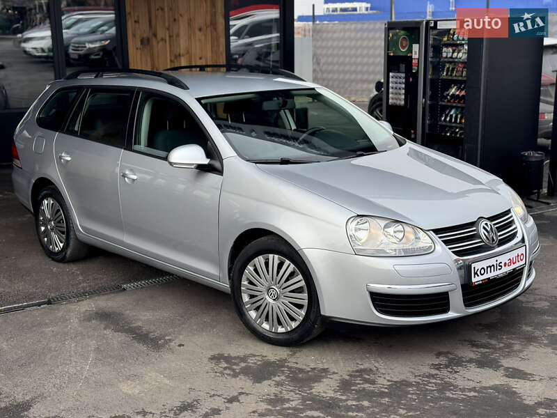 Універсал Volkswagen Golf 2009 в Вінниці