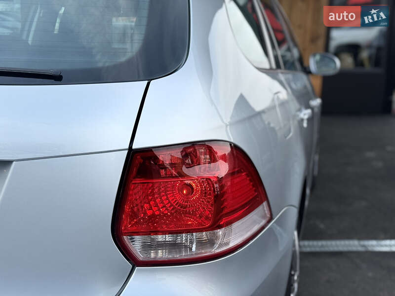 Універсал Volkswagen Golf 2009 в Вінниці