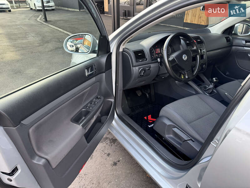 Універсал Volkswagen Golf 2009 в Вінниці