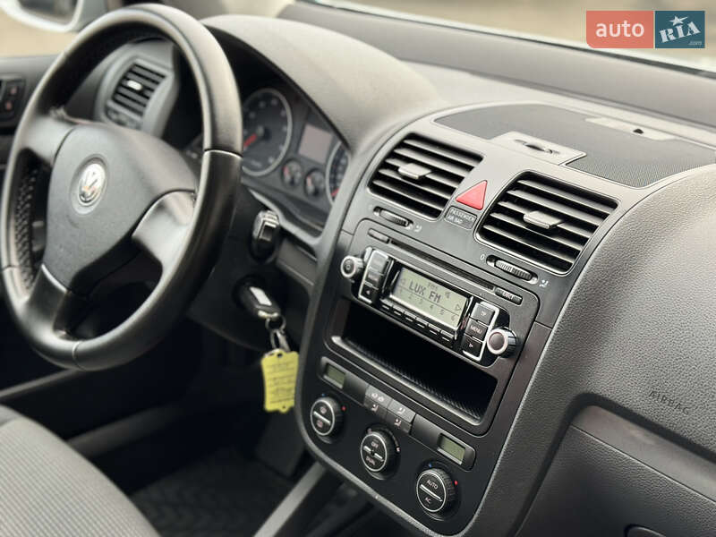 Універсал Volkswagen Golf 2009 в Вінниці