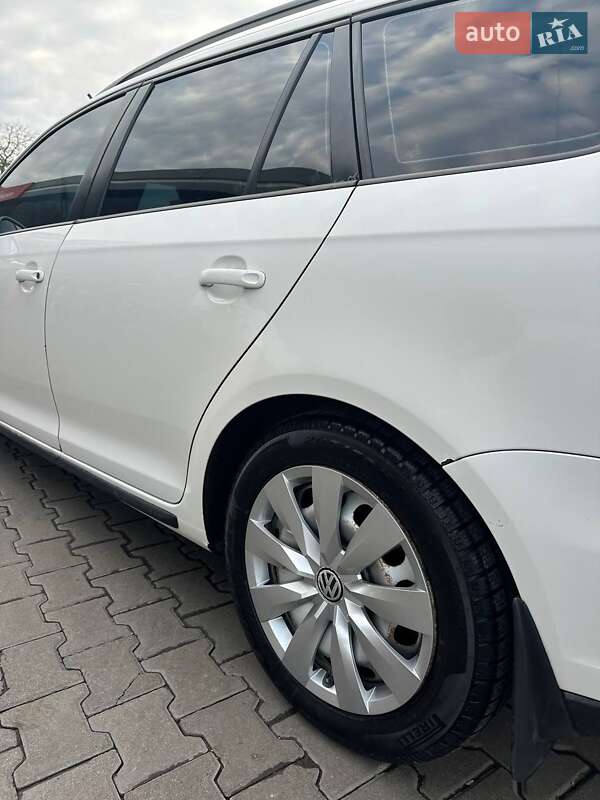 Универсал Volkswagen Golf 2009 в Житомире