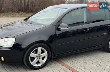 Хетчбек Volkswagen Golf 2008 в Старокостянтинові