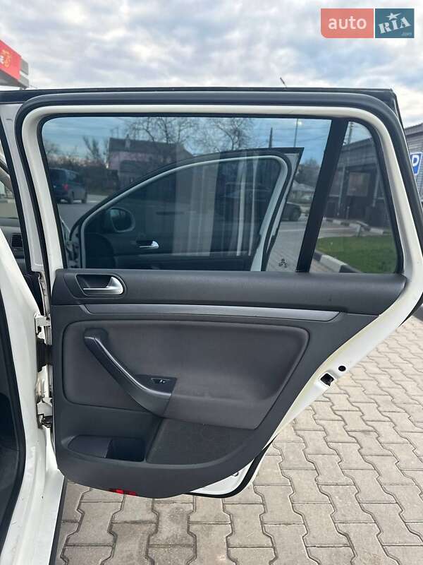 Универсал Volkswagen Golf 2009 в Житомире