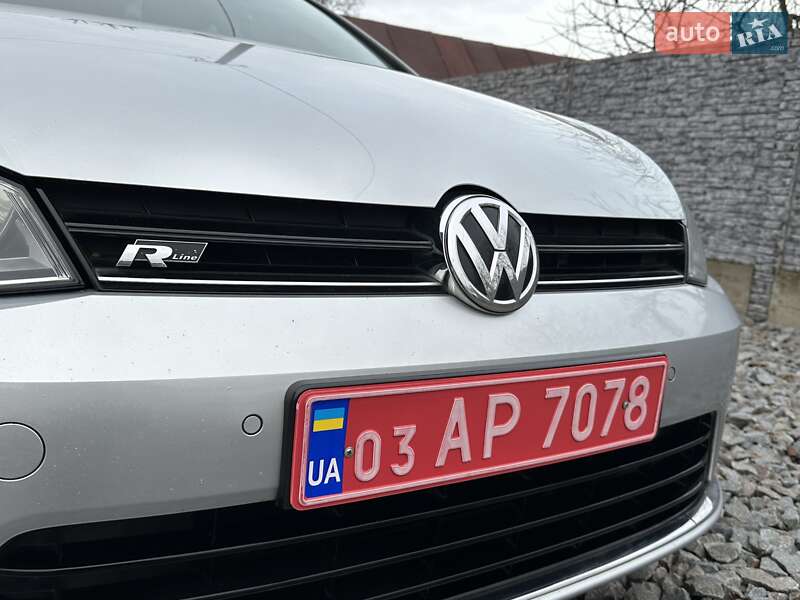 Универсал Volkswagen Golf 2015 в Ровно
