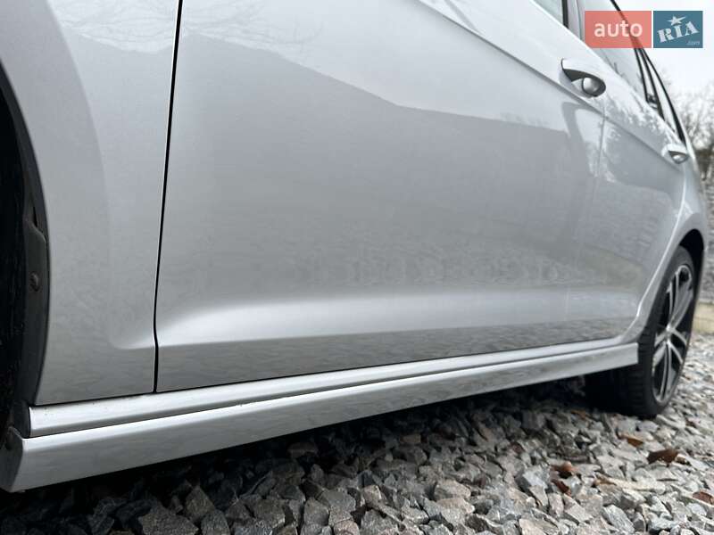 Универсал Volkswagen Golf 2015 в Ровно