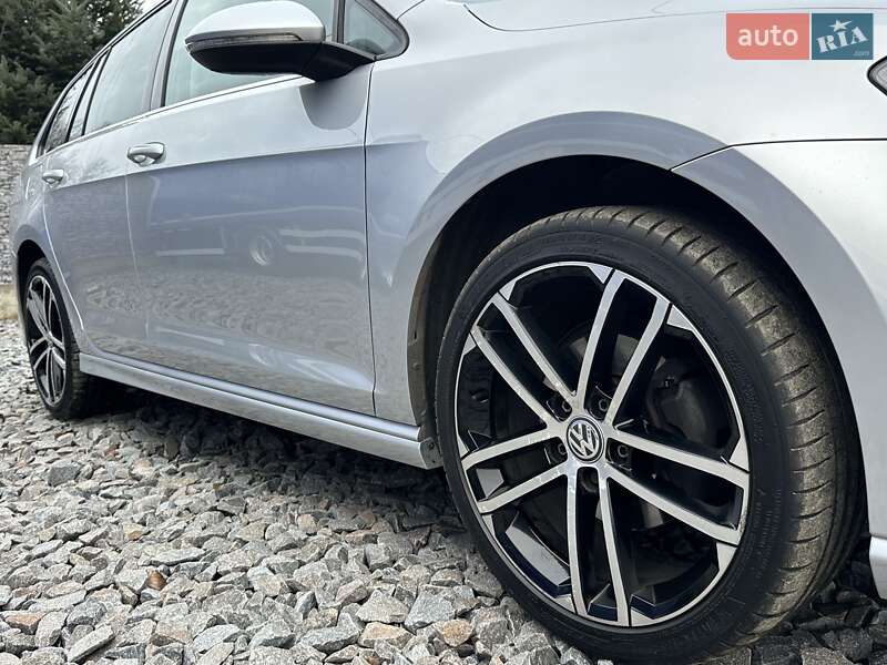 Универсал Volkswagen Golf 2015 в Ровно