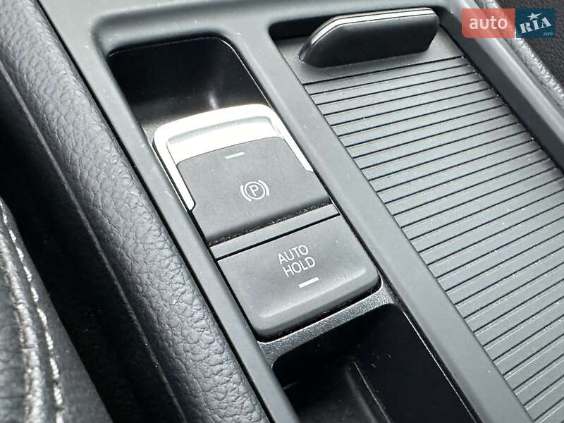 Универсал Volkswagen Golf 2015 в Ровно