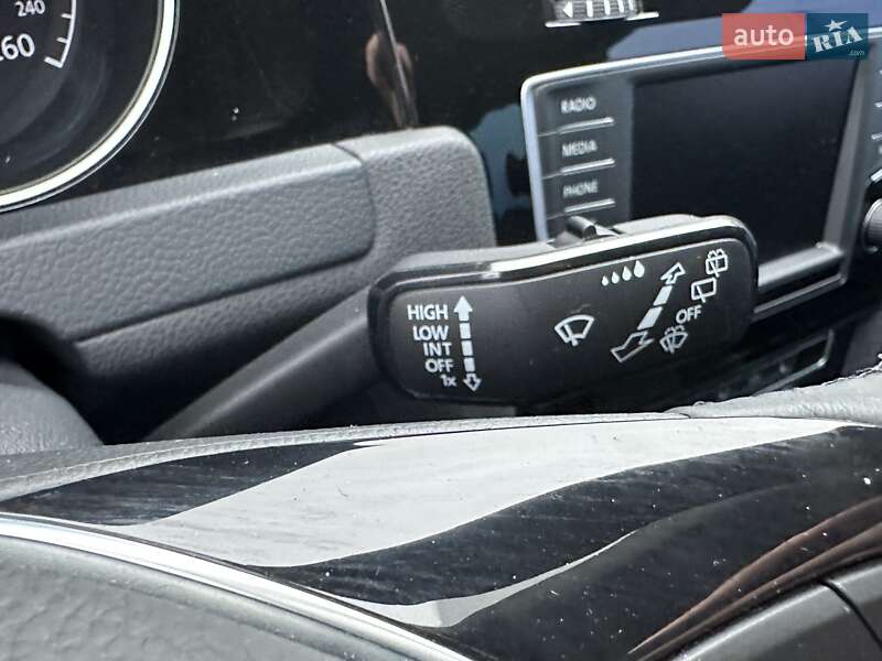 Универсал Volkswagen Golf 2015 в Ровно