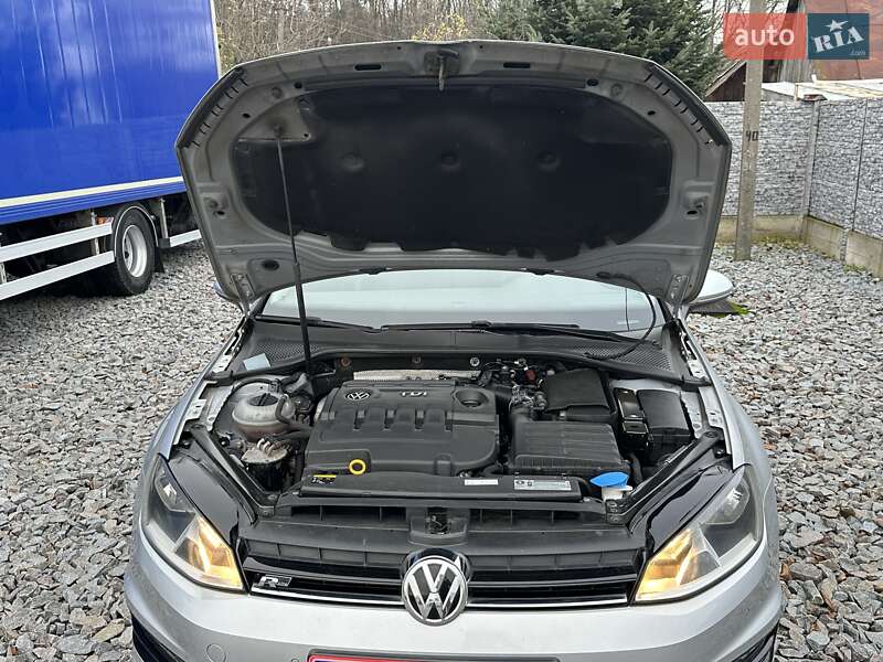 Универсал Volkswagen Golf 2015 в Ровно