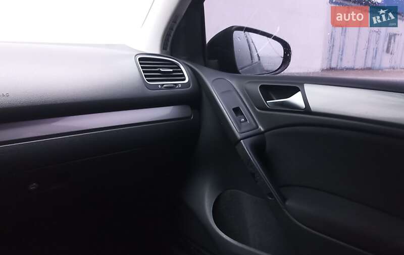 Хетчбек Volkswagen Golf 2009 в Києві