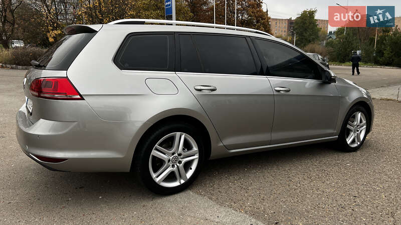 Універсал Volkswagen Golf 2016 в Кам'янець-Подільському