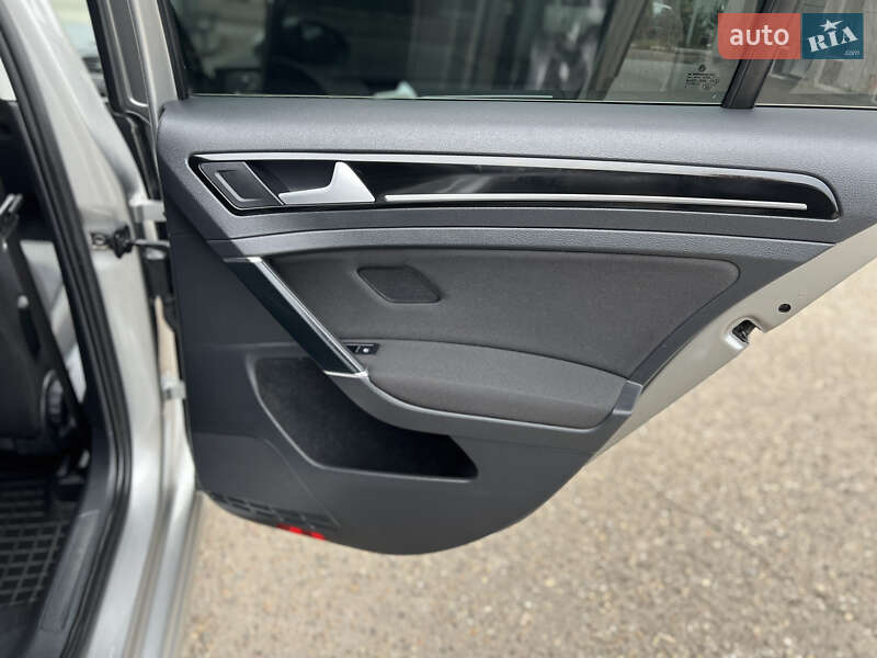 Універсал Volkswagen Golf 2016 в Кам'янець-Подільському