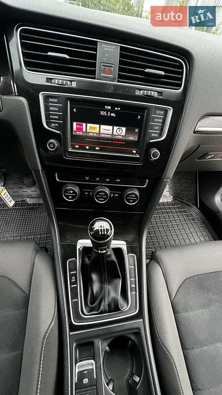 Універсал Volkswagen Golf 2016 в Кам'янець-Подільському