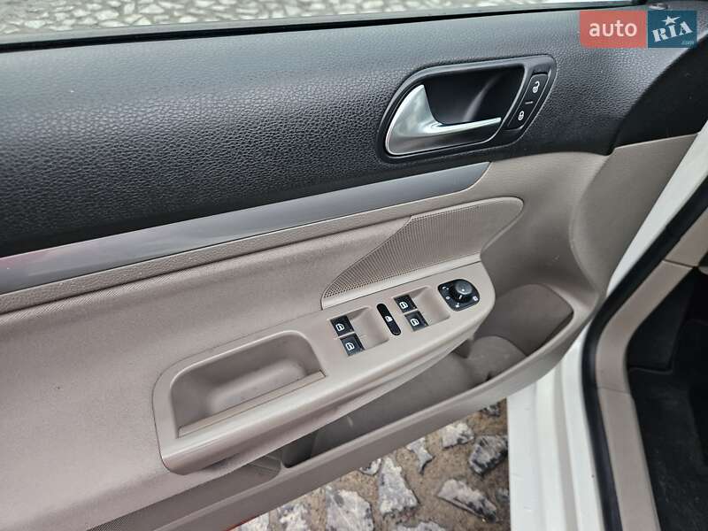 Универсал Volkswagen Golf 2010 в Луцке фото 22 Универсал Volkswagen Golf 2010 в Луцке