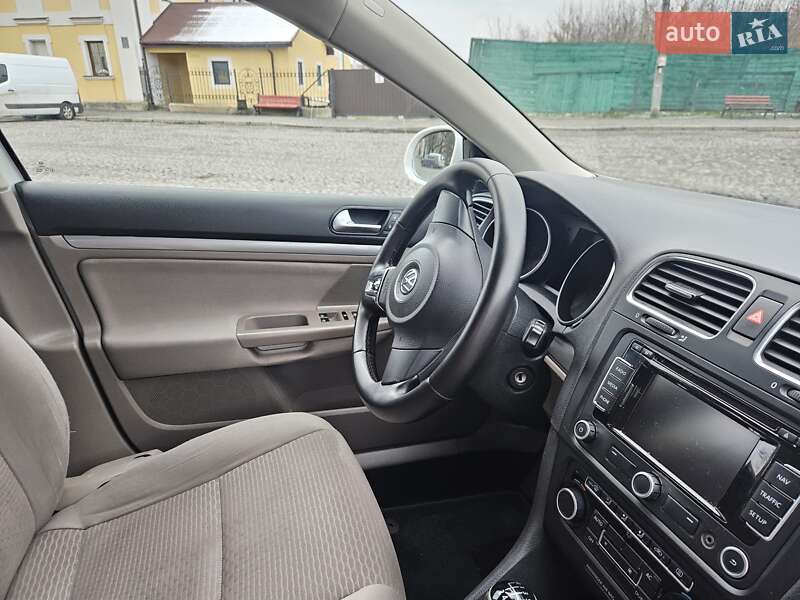 Универсал Volkswagen Golf 2010 в Луцке фото 26 Универсал Volkswagen Golf 2010 в Луцке
