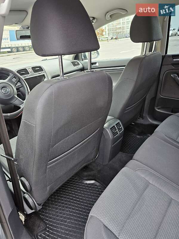 Универсал Volkswagen Golf 2012 в Ивано-Франковске