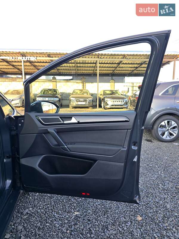 Хэтчбек Volkswagen Golf 2020 в Луцке фото 28 Хэтчбек Volkswagen Golf 2020 в Луцке