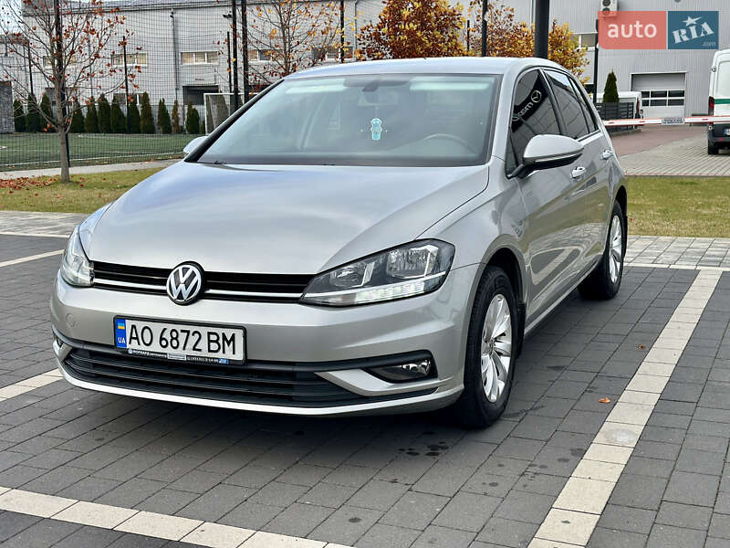 Хэтчбек Volkswagen Golf 2017 в Мукачево