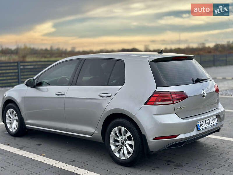 Хэтчбек Volkswagen Golf 2017 в Мукачево