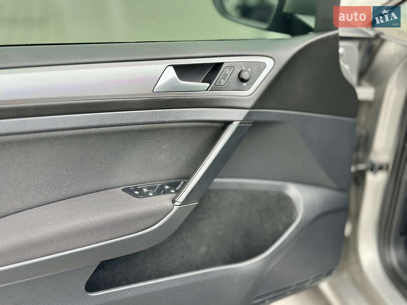 Хэтчбек Volkswagen Golf 2017 в Мукачево