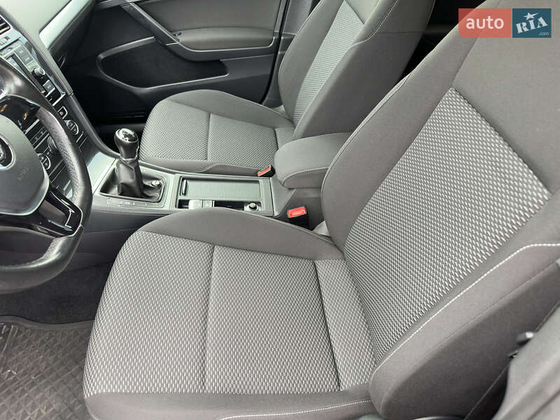 Хэтчбек Volkswagen Golf 2017 в Мукачево