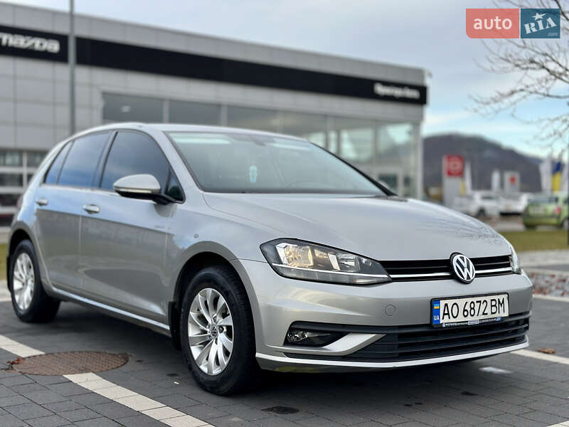 Хэтчбек Volkswagen Golf 2017 в Мукачево
