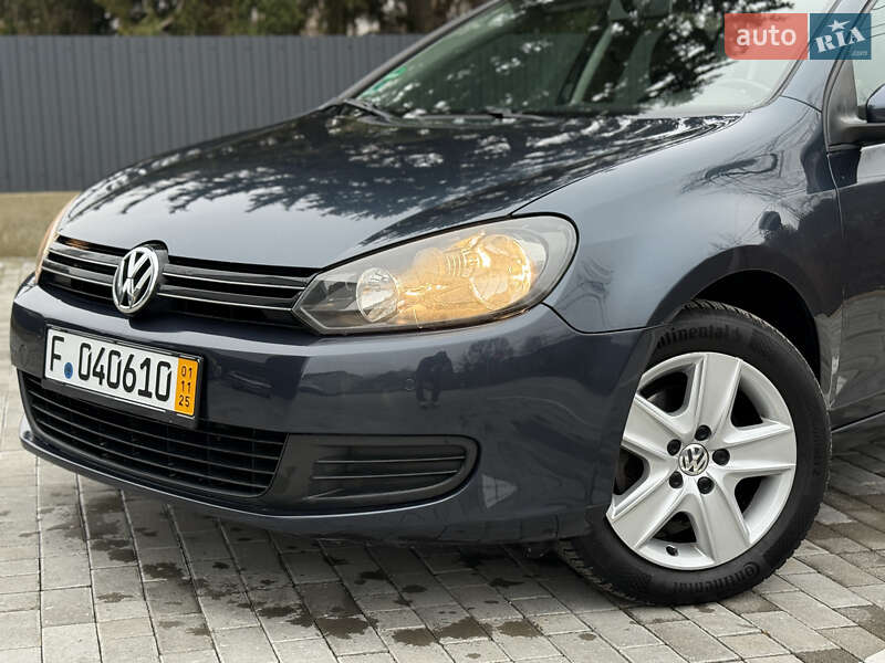 Хэтчбек Volkswagen Golf 2010 в Кременце