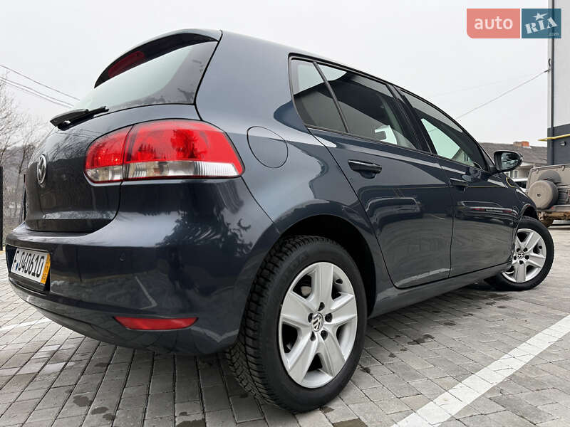 Хэтчбек Volkswagen Golf 2010 в Кременце