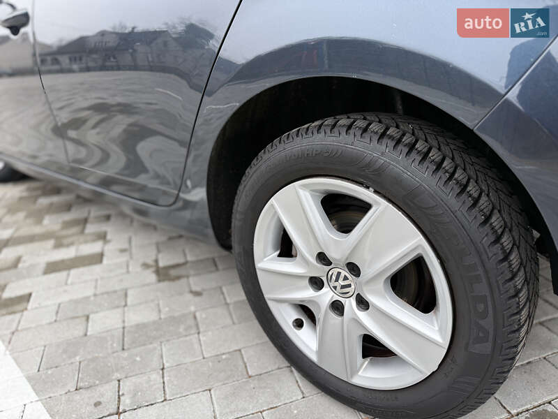 Хэтчбек Volkswagen Golf 2010 в Кременце