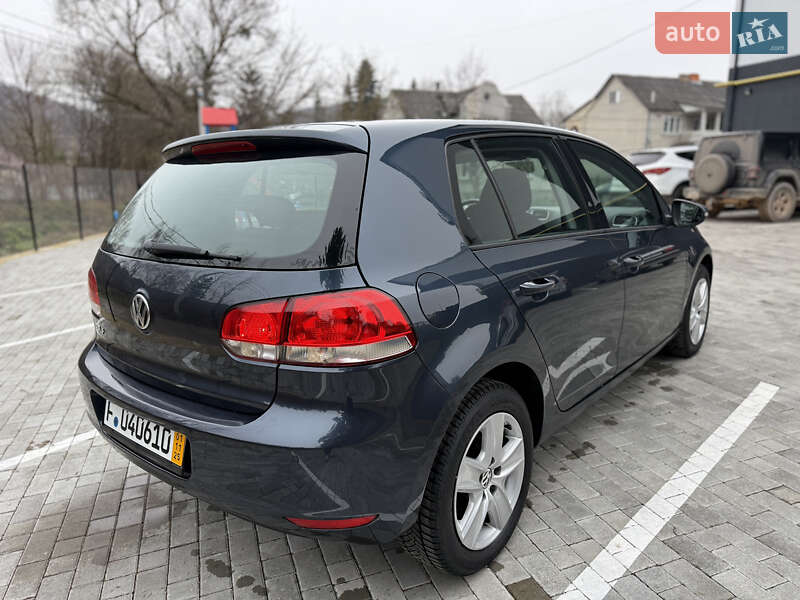 Хэтчбек Volkswagen Golf 2010 в Кременце