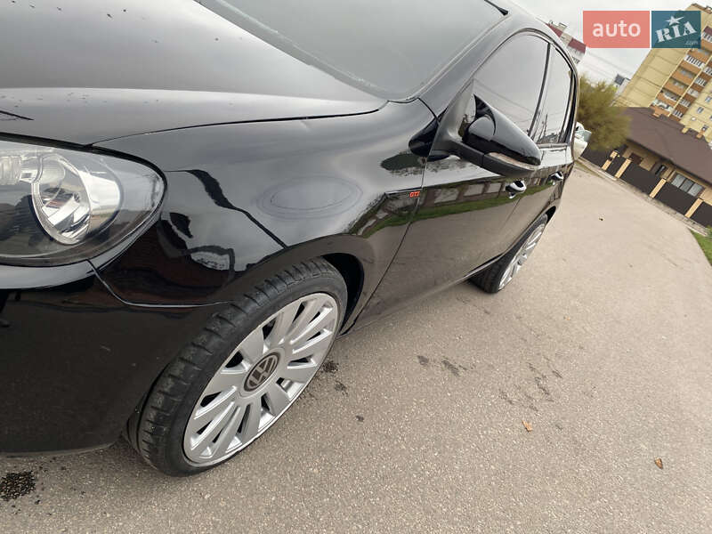Хэтчбек Volkswagen Golf 2009 в Житомире
