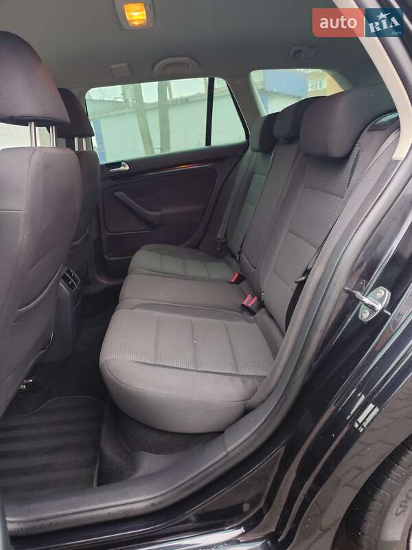 Универсал Volkswagen Golf 2010 в Белой Церкви