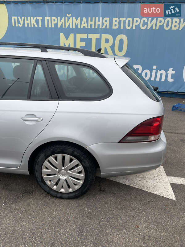 Універсал Volkswagen Golf 2011 в Львові