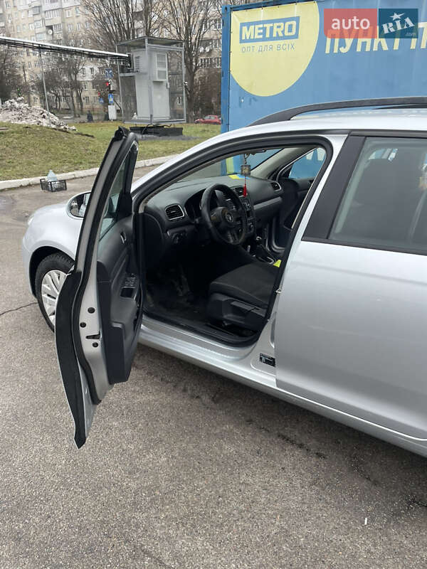 Універсал Volkswagen Golf 2011 в Львові