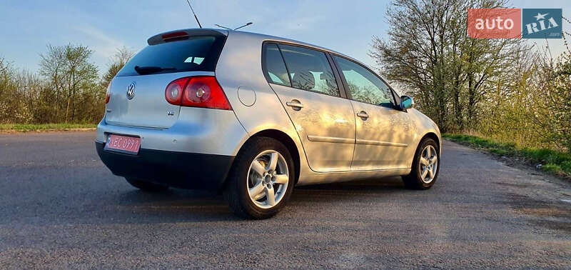 Хэтчбек Volkswagen Golf 2007 в Кропивницком