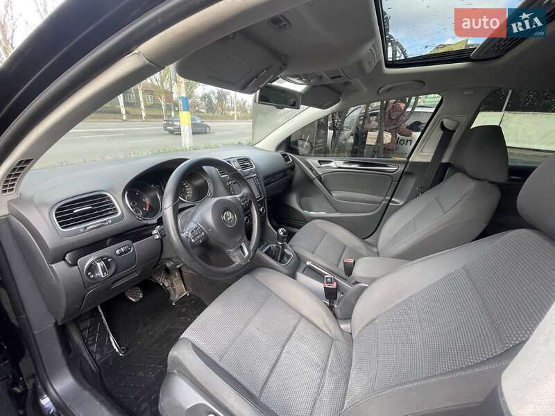 Хэтчбек Volkswagen Golf 2009 в Кривом Роге