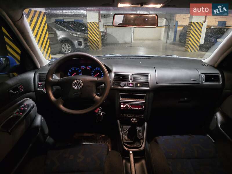 Хэтчбек Volkswagen Golf 1998 в Одессе