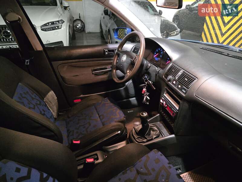 Хэтчбек Volkswagen Golf 1998 в Одессе