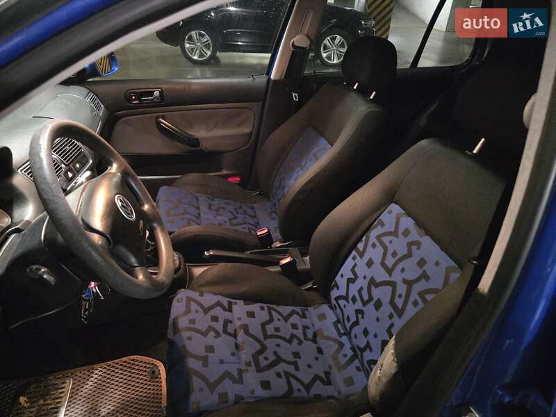 Хэтчбек Volkswagen Golf 1998 в Одессе