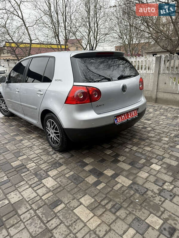 Хетчбек Volkswagen Golf 2006 в Звягелі