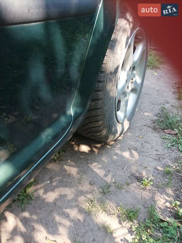 Хэтчбек Volkswagen Golf 2000 в Конотопе