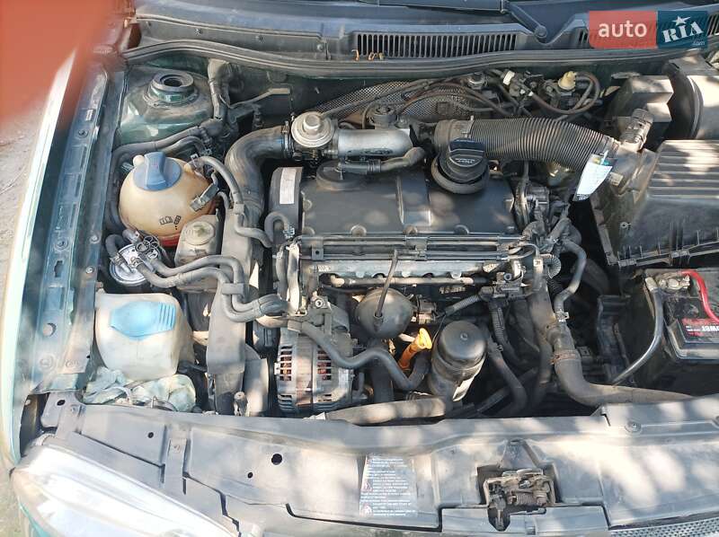 Хэтчбек Volkswagen Golf 2000 в Конотопе