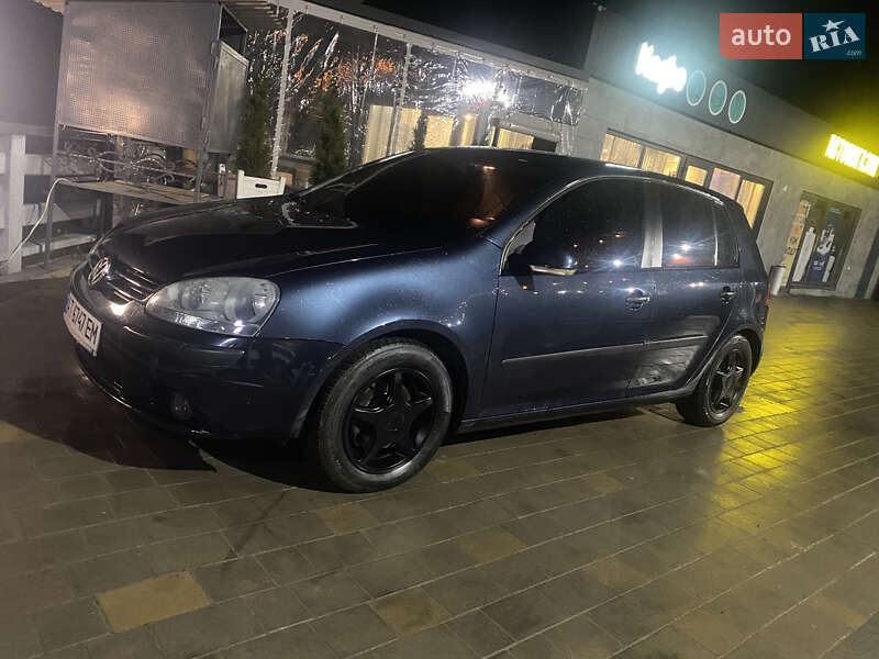 Хэтчбек Volkswagen Golf 2004 в Ивано-Франковске