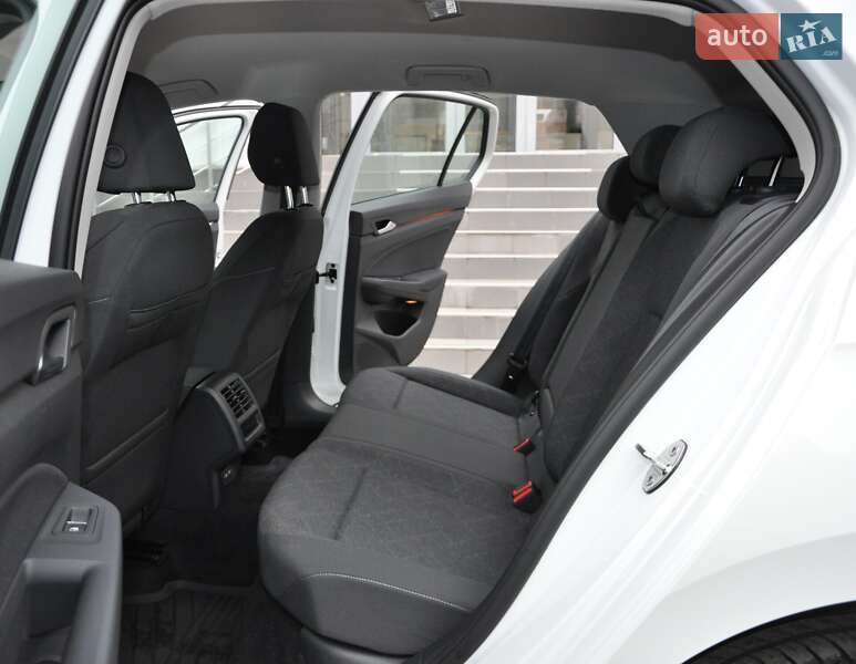 Хетчбек Volkswagen Golf 2022 в Одесі