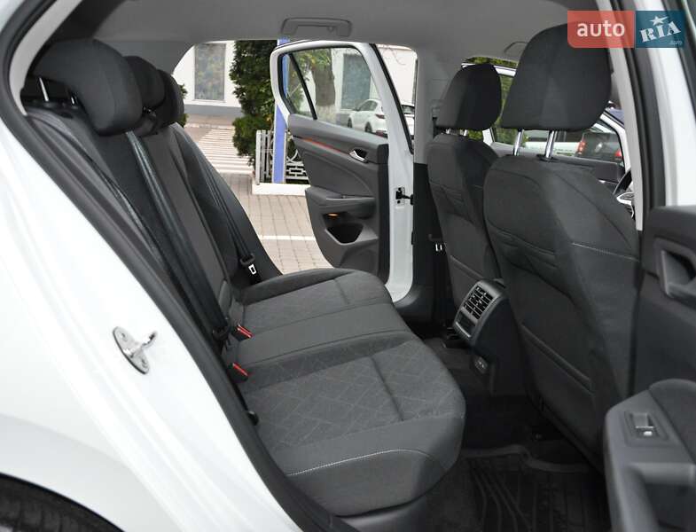 Хетчбек Volkswagen Golf 2022 в Одесі