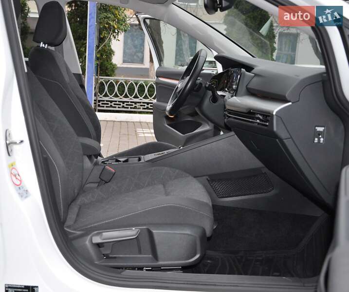 Хетчбек Volkswagen Golf 2022 в Одесі