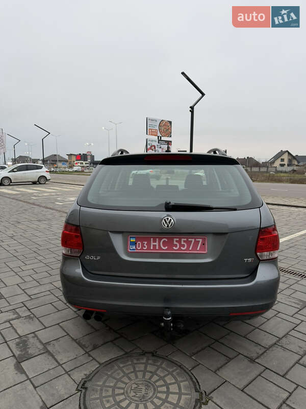 Универсал Volkswagen Golf 2010 в Луцке