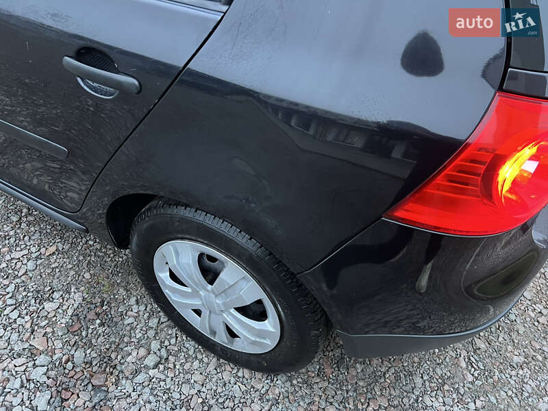 Хетчбек Volkswagen Golf 2007 в Львові